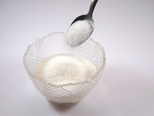 6 ruokaa, jotka aiheuttavat selluliittia - valkoinen sokeri.