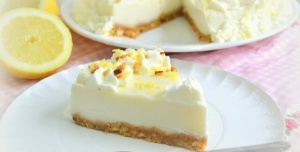 Kotitekoinen sitruunapiirakka