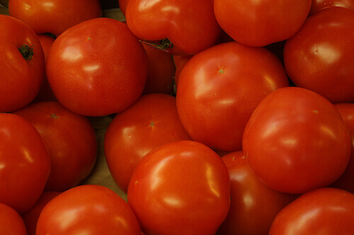 koita luonnollista nesteenpoistajaa tomaattia