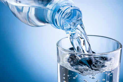 Tiedätkö milloin ja miten sinun tulisi juoda vettä?