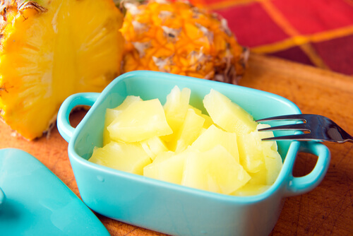 ananas auttaa puhdistumaan myrkyllisistä aineista