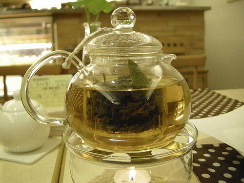 Luonnolliset kipulääkkeet: kamomillatee