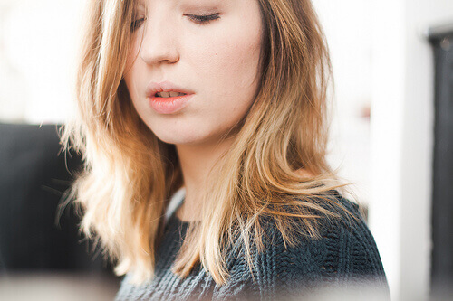 kosteuttavan hiusnaamion tarpeessa