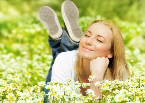 Itsetunnon kohottamiseen kannattaa paneutua, sillä kun rakastat itseäsi, olet onnellinen.