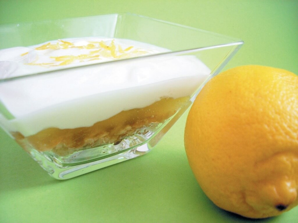 Sitruuna sisältää runsaasti C- vitamiinia.