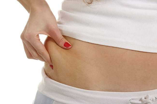 nesteen kertyminen ja turvotus keskivartalossa