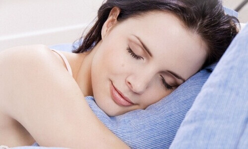 Nuku paremmin kotitekoisen tyynysuihkeen avulla