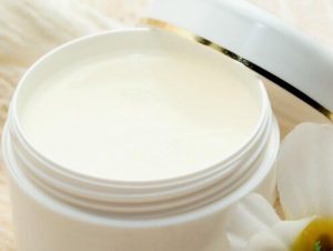 Vaseliini kauneudenhoidossa
