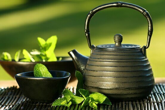 Vihreällä teellä on tunnetusti runsaasti terveysvaikutuksia.