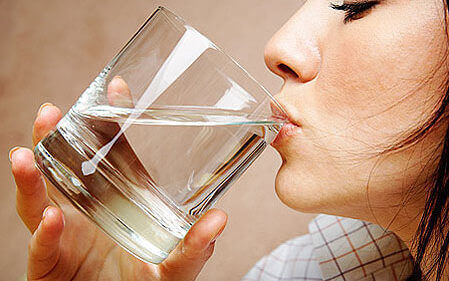 juo riittävästi vettä päivittäin