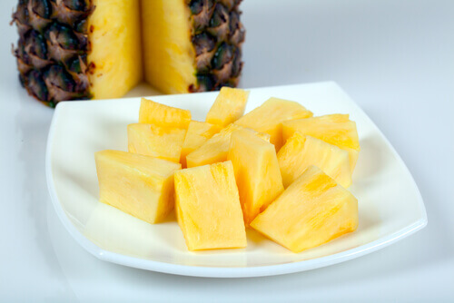 Ananas poistaa nestettä ja auttaa hoitamaan munuaisia