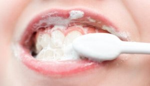 Valkaise hampaat luonnollisesti