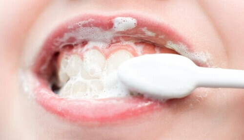 Valkaise hampaat luonnollisesti