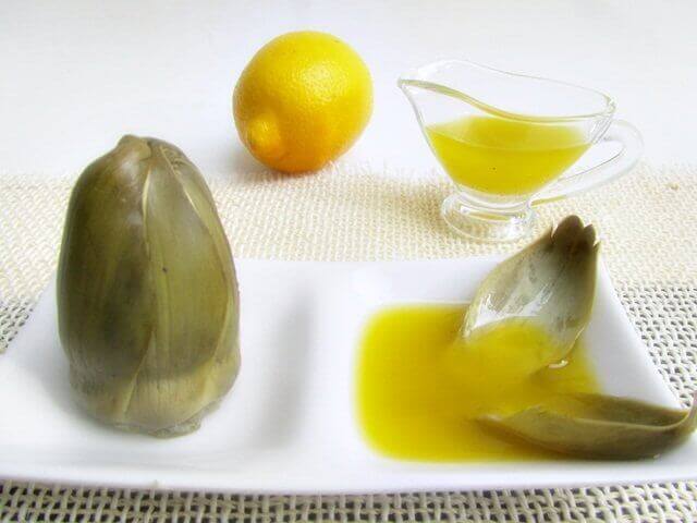 vatsahaavan oireet ja hoito: artisokka, sitruuna ja oliiviöljy