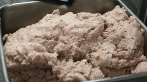 Kananugetit sisältävät oikeastaan vain pienen määrän kanaa.