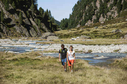 Luonnossa liikkuminen auttaa tunteiden käsittelyyn.