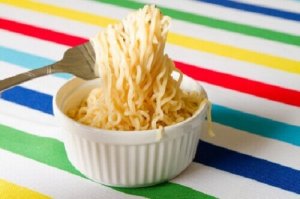 Pikanuudelien terveysriskit