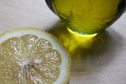 Sitruunaa ja oliiviöljyä munuaisten puhdistamiseen.