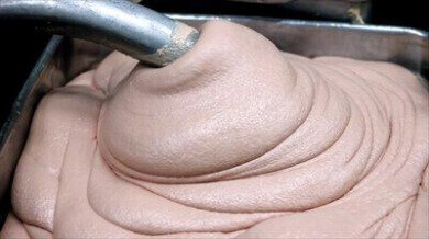 mitä hot dog-makkarat sisältävät