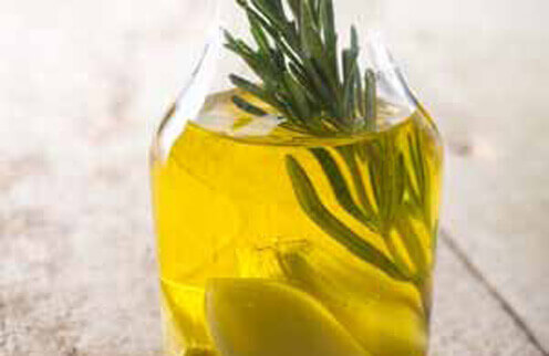 vaihda valmisruoat itsetehtyyn mausteöljyyn