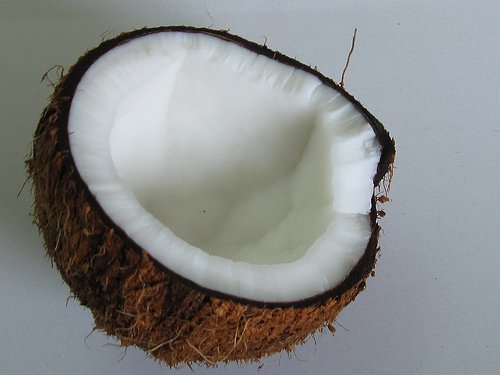 Puolikas kookospähkinä