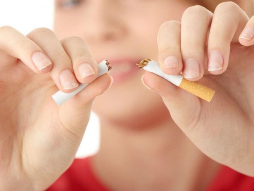 hoitokeinot kuorsaamiseen lopeta tupakointi