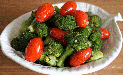 Tomaatti, parsakaali ja kale ovat painonpudottajalle ihanteellista ruokaa.