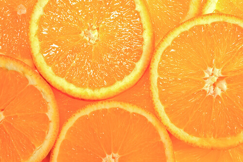 Appelsiini auttaa ihohuokosten supistamisessa