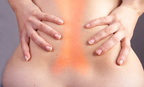 Venyttely auttaa selkäkipuun