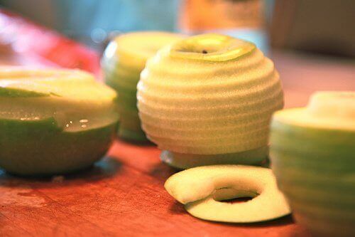 Omena auttaa valmistamaan kehoa unille.