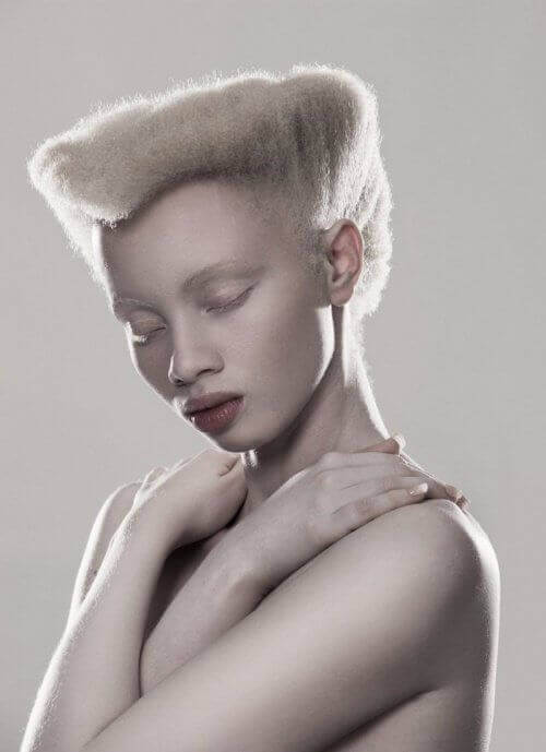 Thando Hopa, albiinomalli