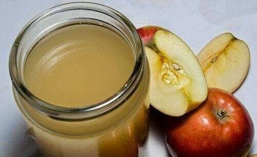 Omenaviinietikka ja hunaja hunajasosepurkki