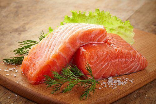 alenna verensokeria syömällä rasvaista kalaa