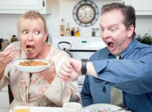 Aamupalan väliin jättäminen aiheuttaa painonnousua