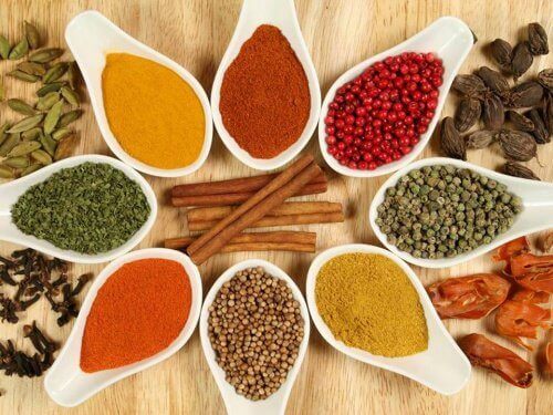 mausteet aiheuttavat turvotusta