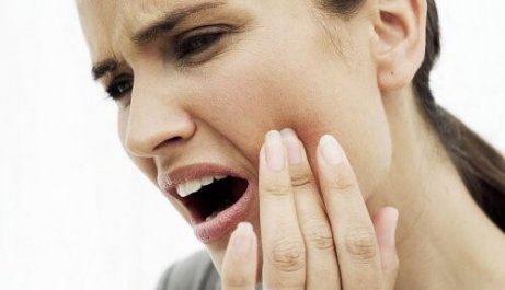 10 luonnollista hoitoa hammaskipuun