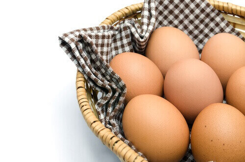 uupumus helpottaa kananmunia syömällä