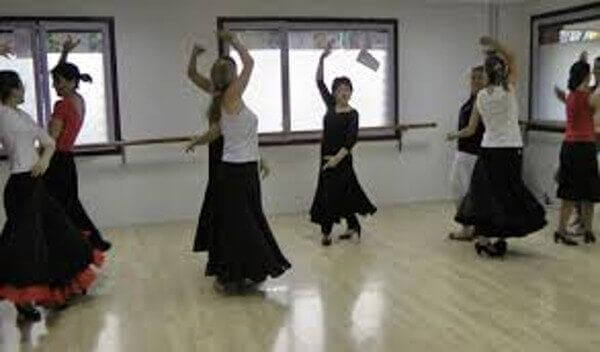Flamencon tanssiminen auttaa vahvistamaan käsivarsiasi.