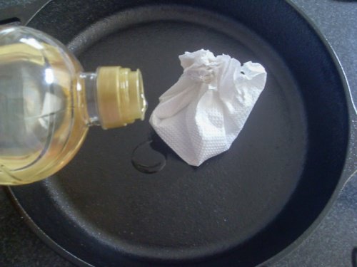 estä palamasta kiinni pannuihin