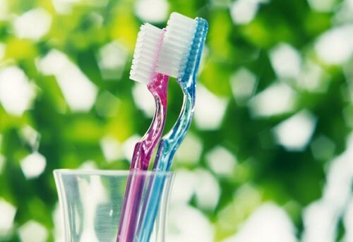 6 syytä hammaskivulle: hammasharja