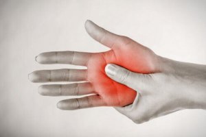 Miksi jaloissa ja käsissä kihelmöi?