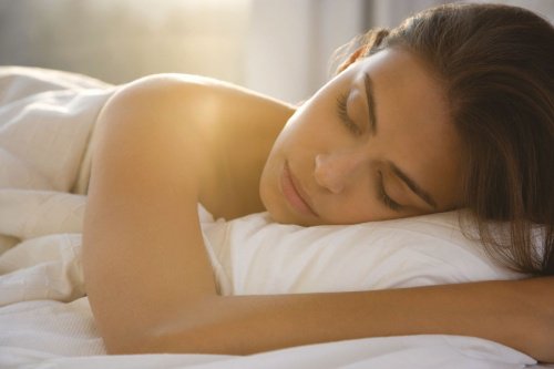 7 alasti nukkumisen hyötyä