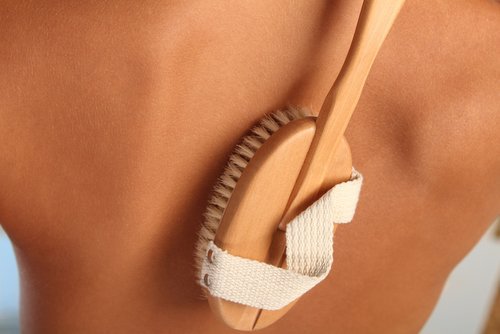 Kuivaharjauksella eroon selluliitista