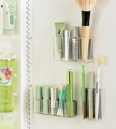 meikit tavaraa kylpyhuoneeseen