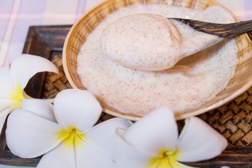 Nuorentava kuorinta-aine taistelee ikääntymisen merkkejä vastaan.