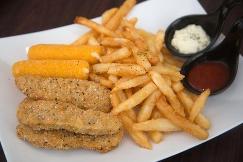 Rasvainen ruoka voi tuhota ihosi