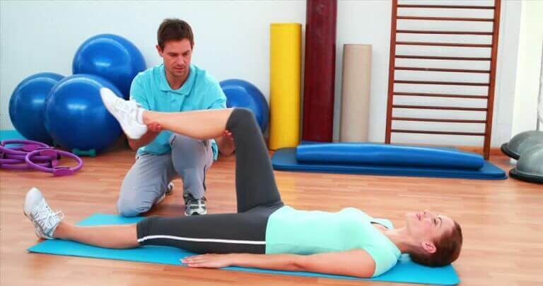 Nivelreumasta kärsiville on tarjolla monenlaisia hoitomuotoja.