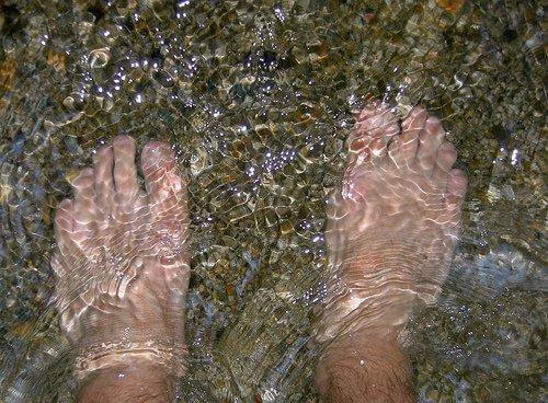 Jalat ja varpaat tulee kuivata huolellisesti kylvyn jälkeen.