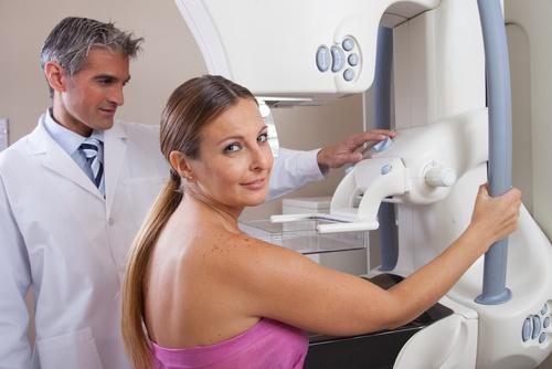 Onko edessäsi ensimmäinen mammografia? Sinun on hyvä valmistautua siihen keräämällä siitä tietoa.