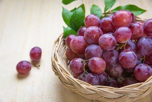 Punaisten viinirypäleiden terveyshyödyt - 5 vaikutusta